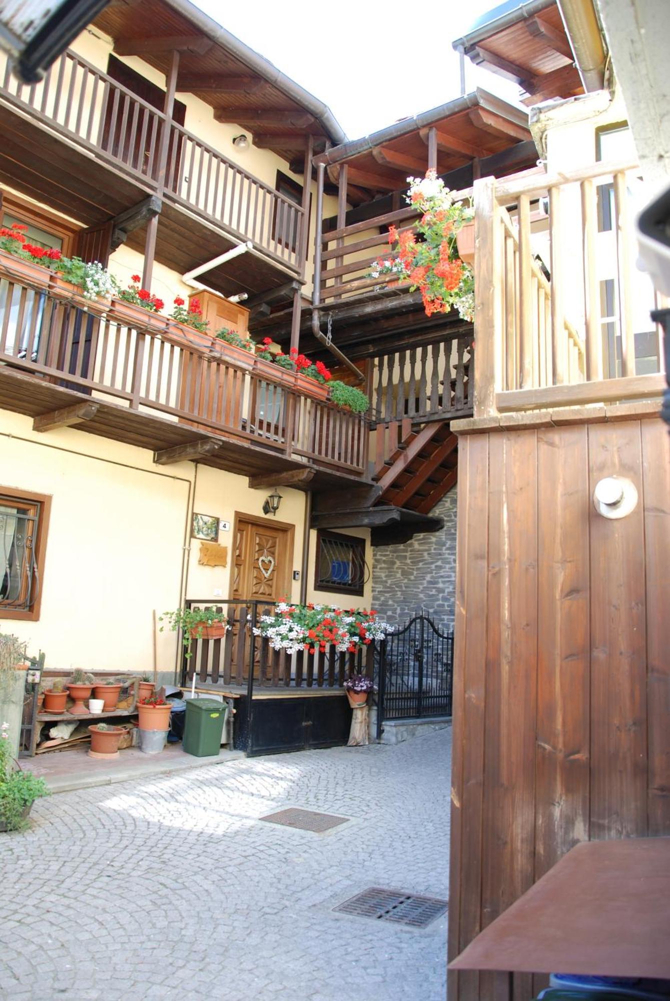 Maisonette Nus Exterior foto