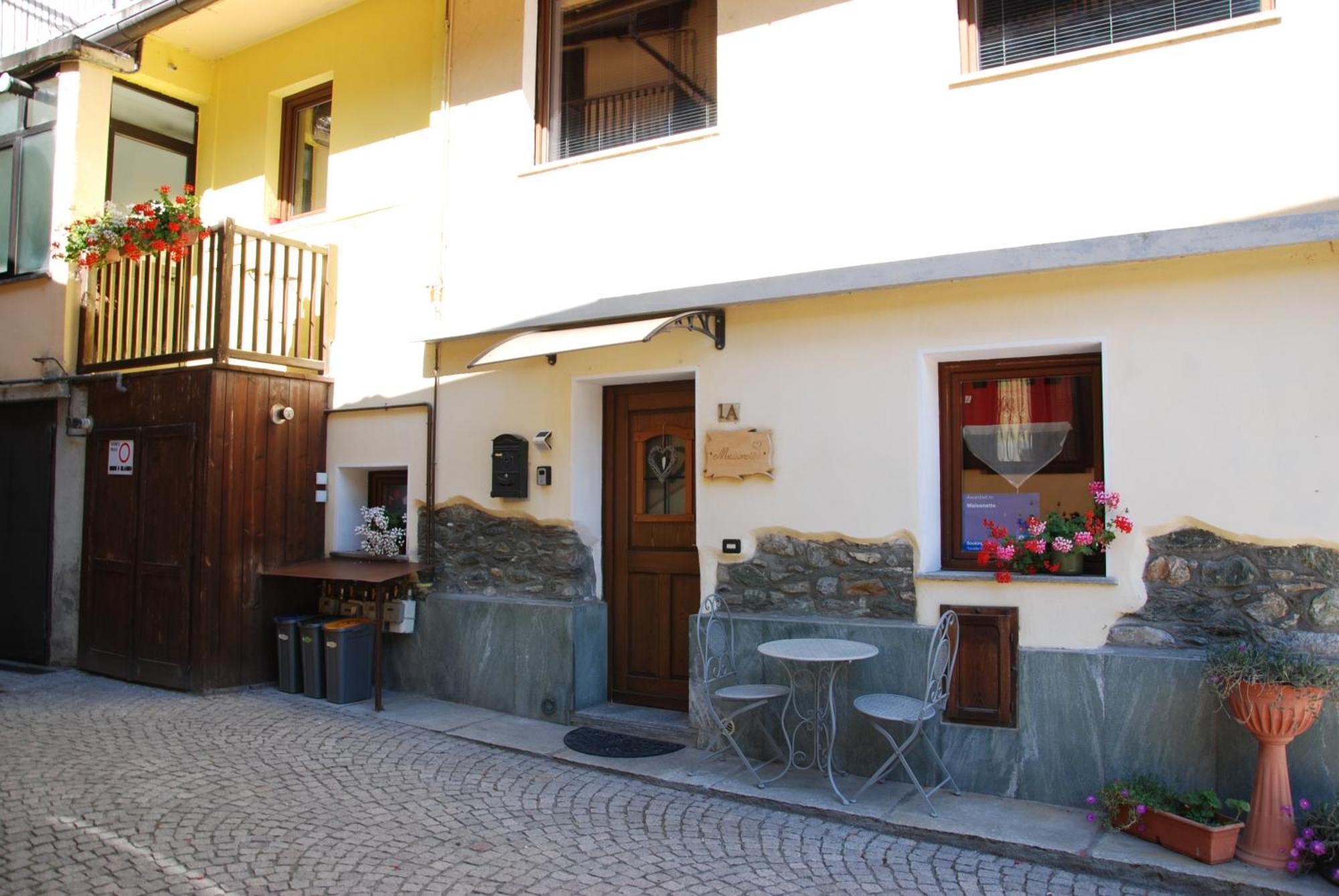 Maisonette Nus Exterior foto